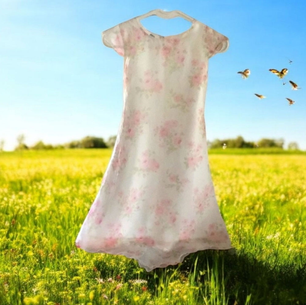 Party dress  by KT girls floral very pretty size 7/8 full lining cap sleeve.